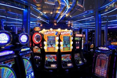 nova126 mobile app showing Arcade Games and payment methods on Android